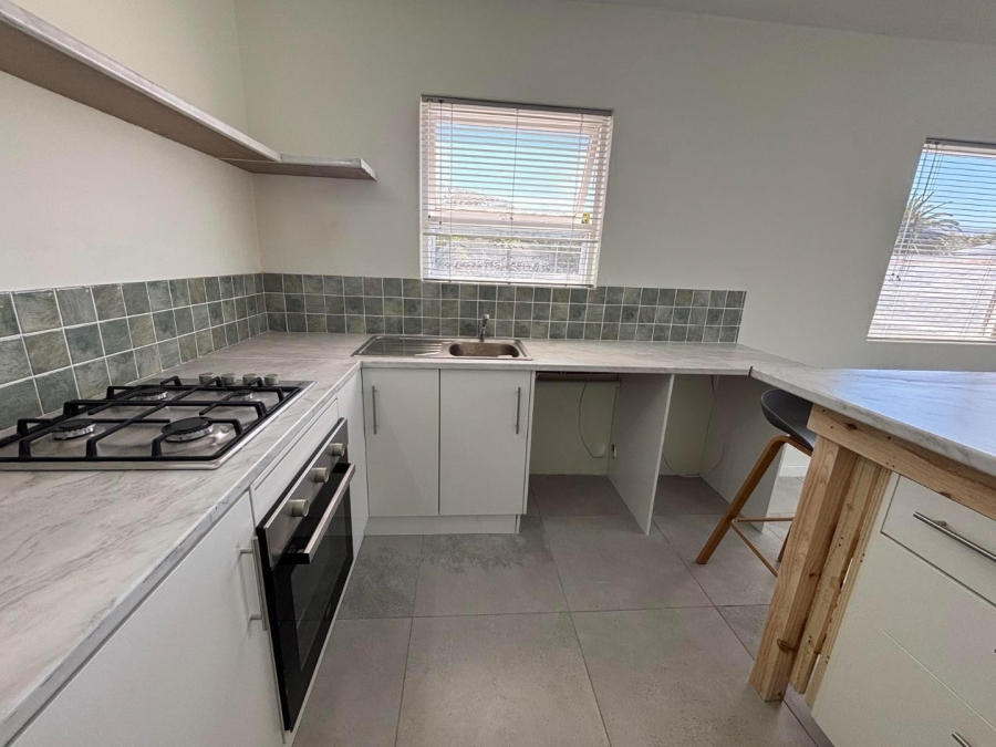 To Let 1 Bedroom Property for Rent in Northcliff Western Cape